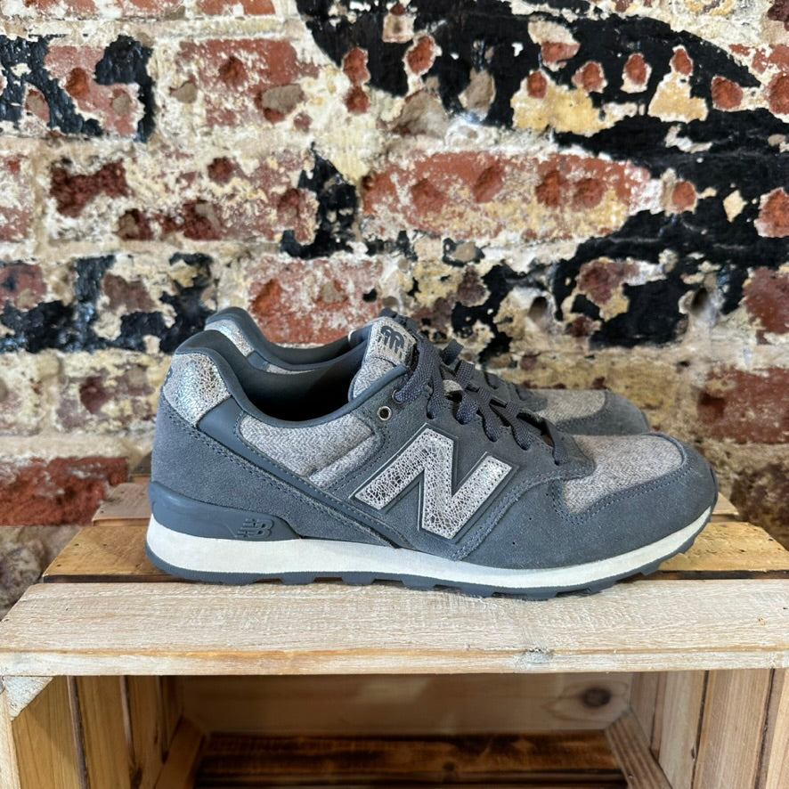 New Balance Womens 9 Shoes