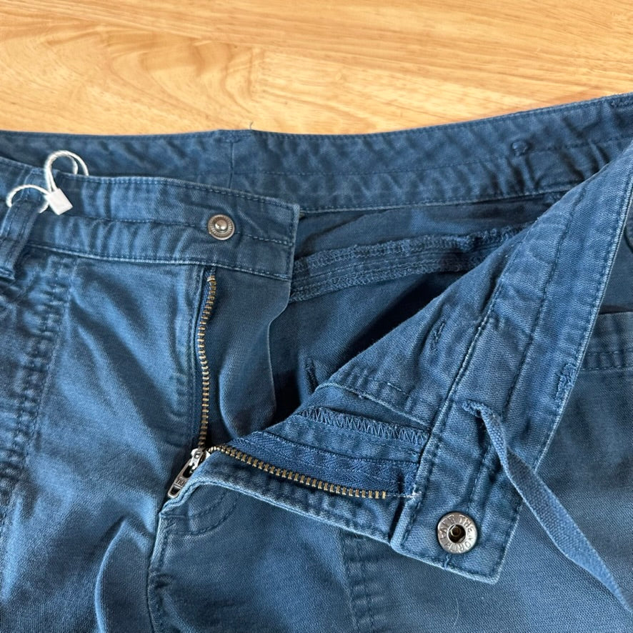 North Face Women's 6 Blue Shorts