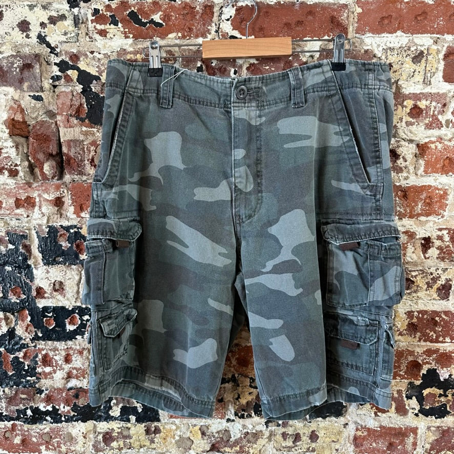 Plugg Mens 34 Camo Cargo Shorts