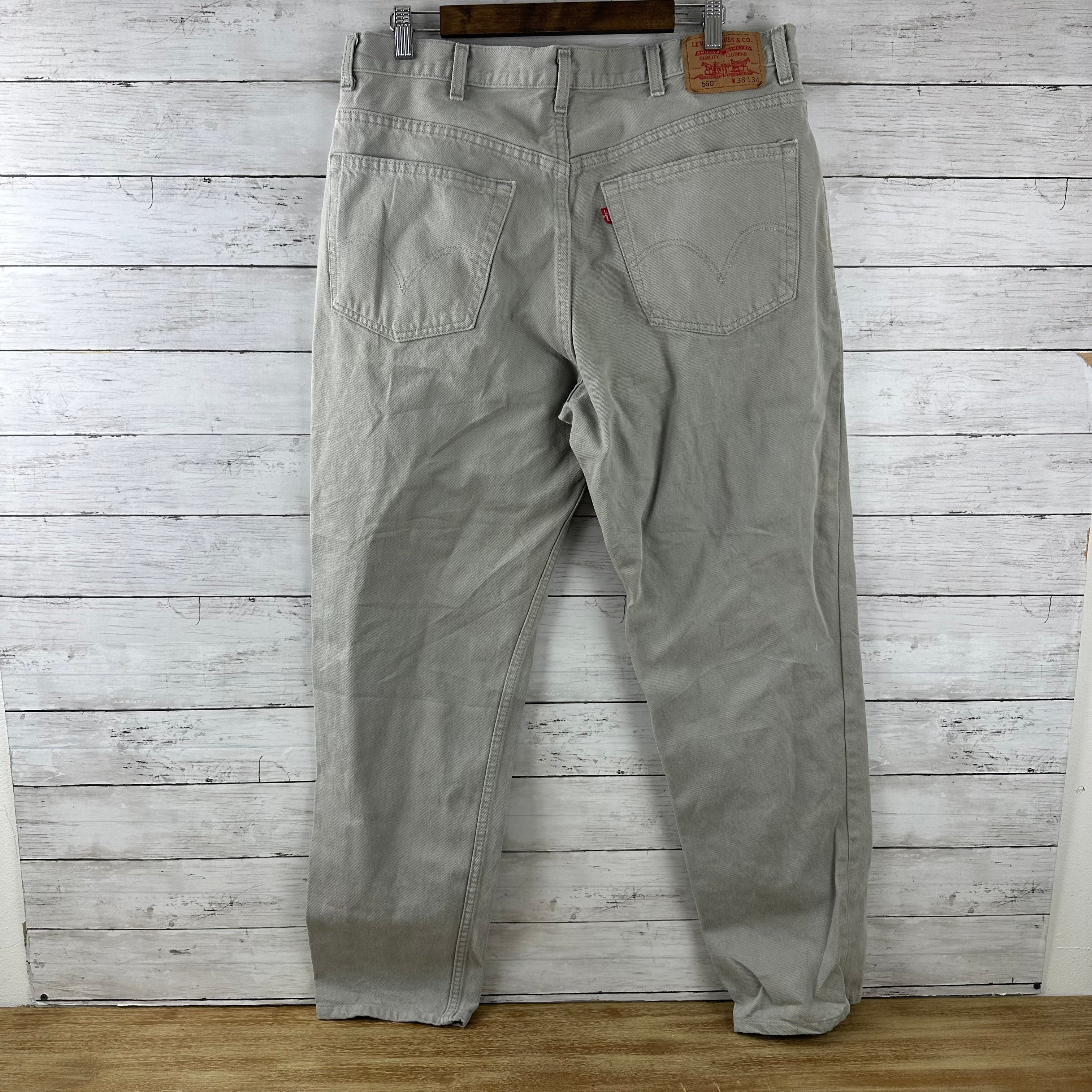 VTG Levi's 550 Jeans Mens 38x34 Gray Cotton Denim Relaxed Fit USA (36x31.5)