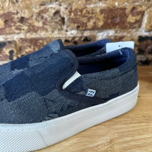 Billabong Womens 9 Blue Shoes