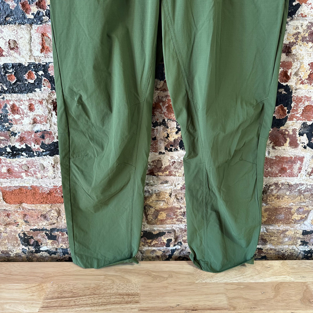 Bearded Goat Women's Small Summit Water Resistant Outdoor Hiking Pant Green