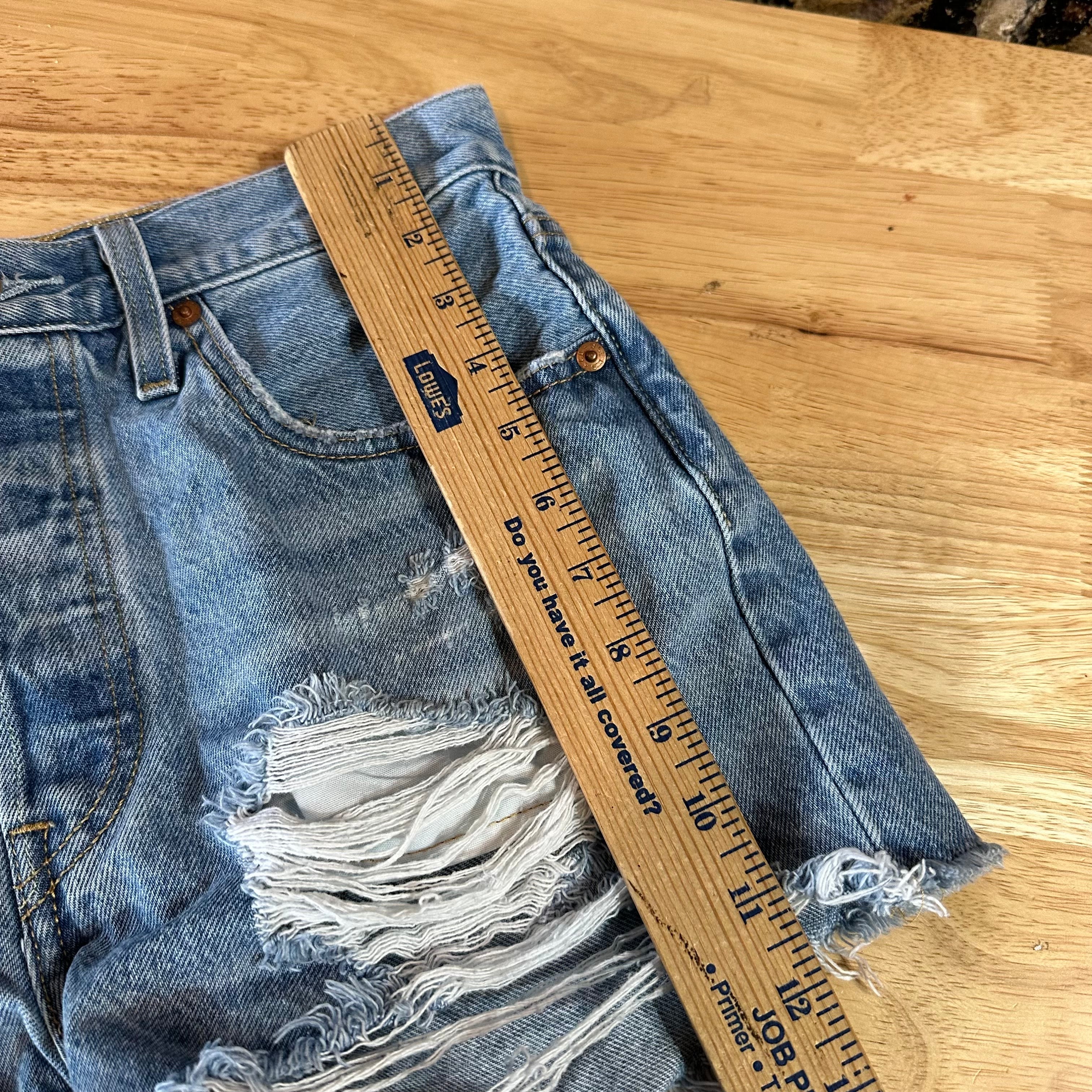 Levi's Cut Off Denim Jean Shorts Womens 30 Distressed