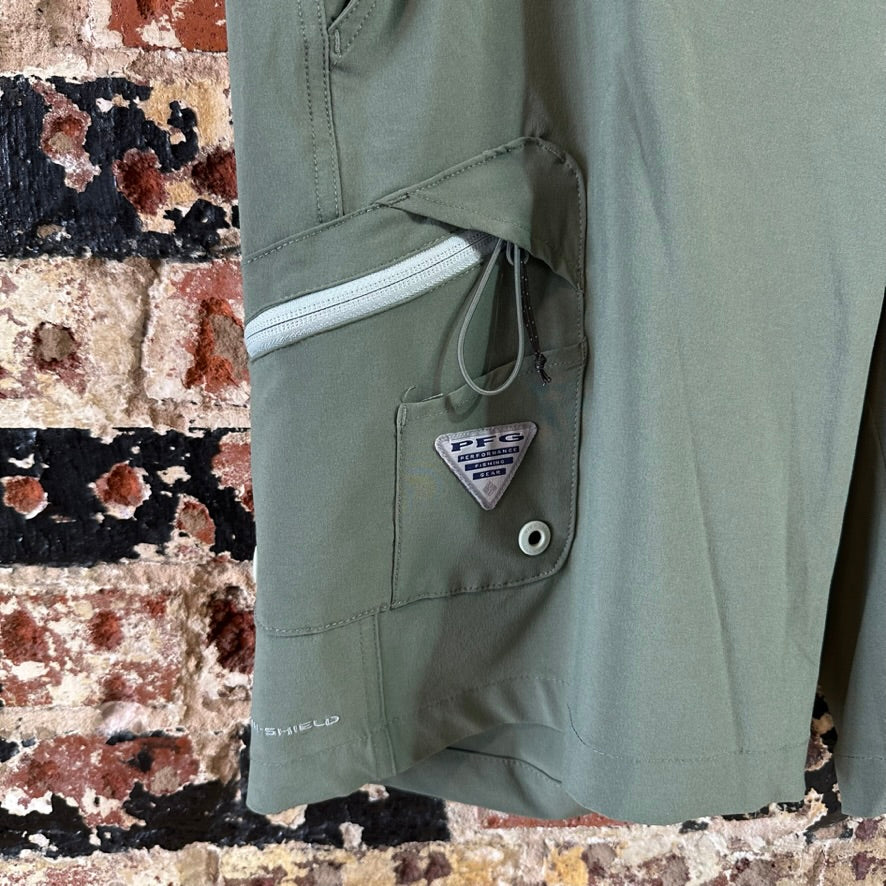 Columbia PFG Shorts Mens 34 Green Fishing Outdoor Hiking 9" inseam
