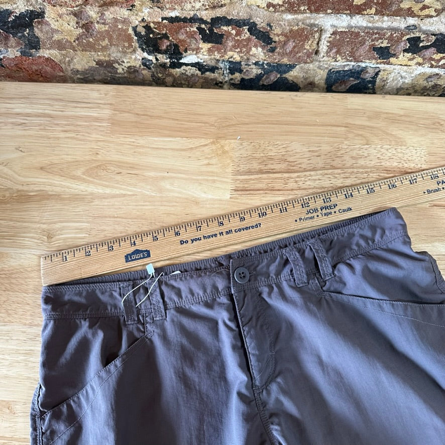North Face Shorts Womens 8