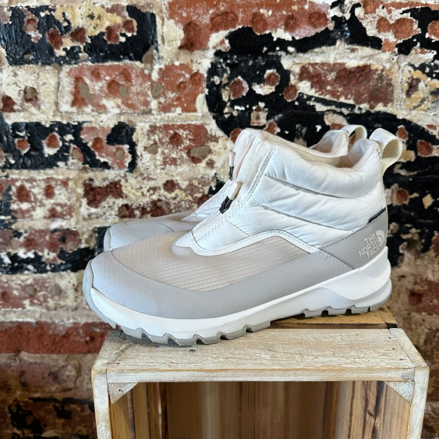 North Face Woman's 8 Cream Boots