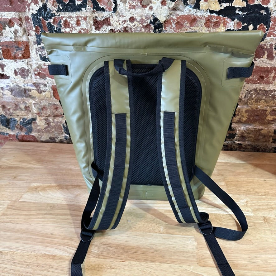 Realtree Trail Blazer Cooler Backpack NEW