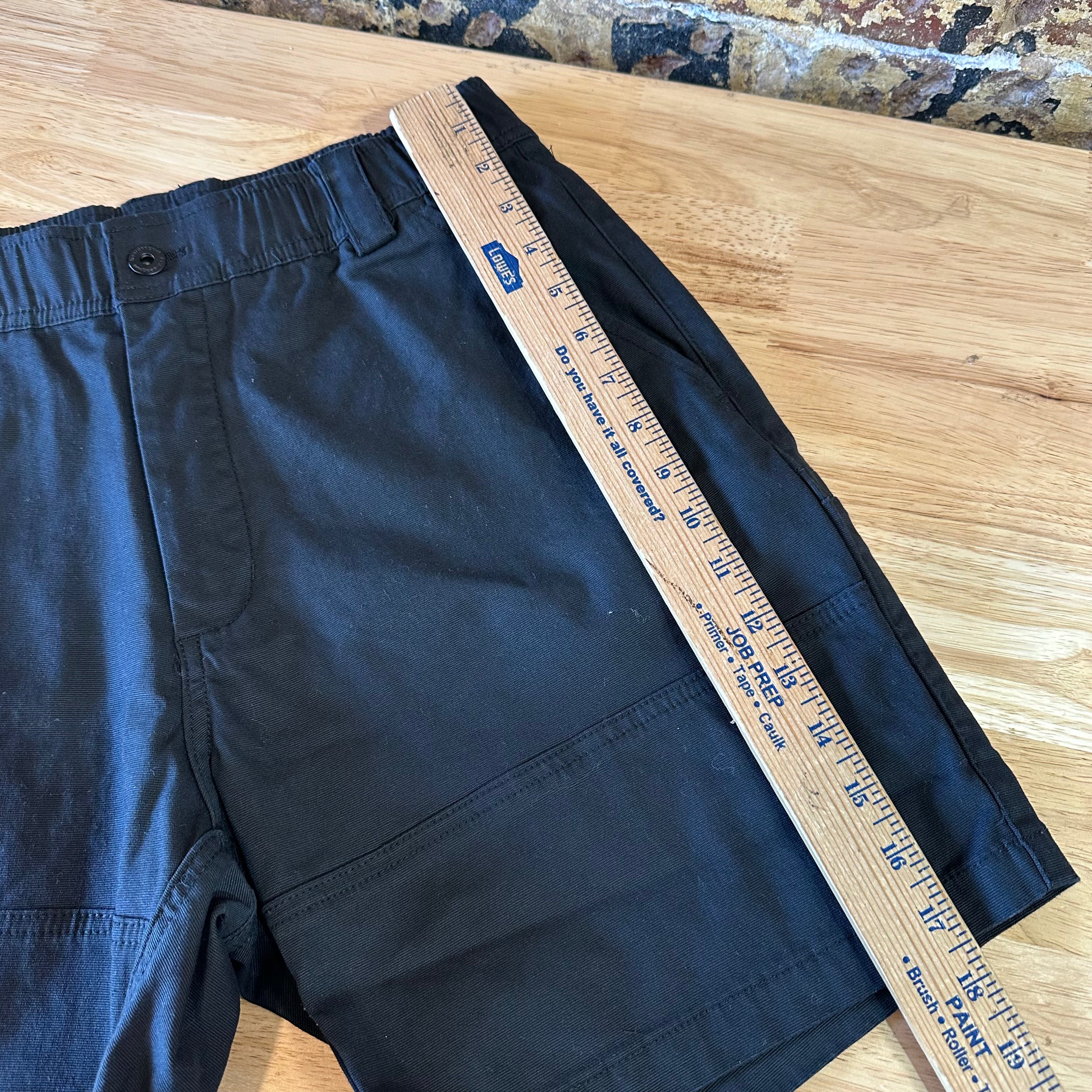 Bearded Goat Mens Medium Shorts NEW