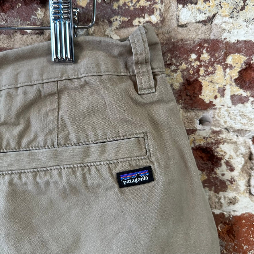 Patagonia Shorts Mens 32 Organic Cotton Lightweight 33x9" Flat front