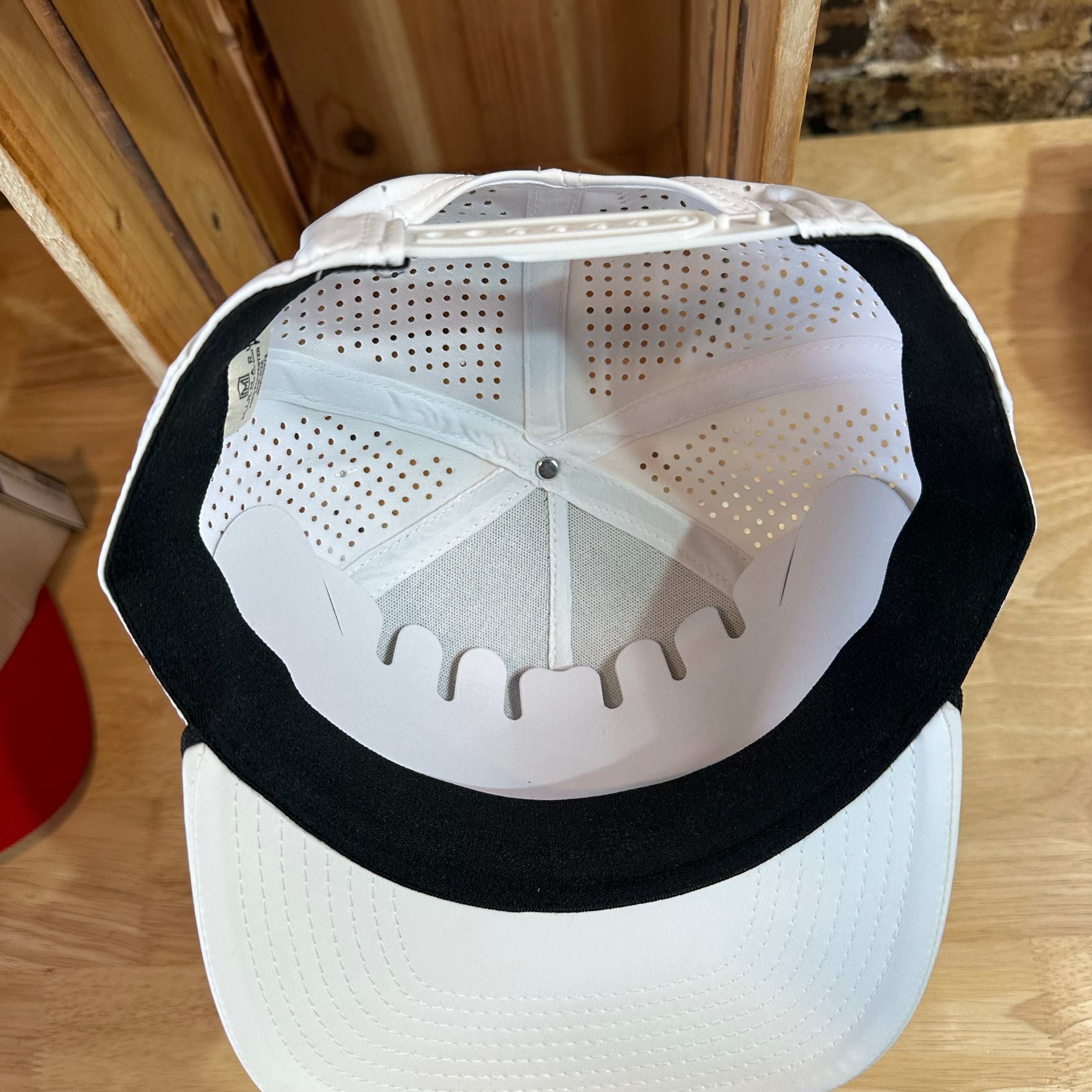 Howdy White Hat NEW