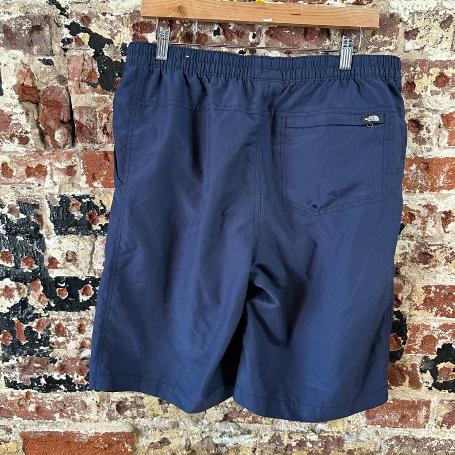 North Face Mens Medium Shorts