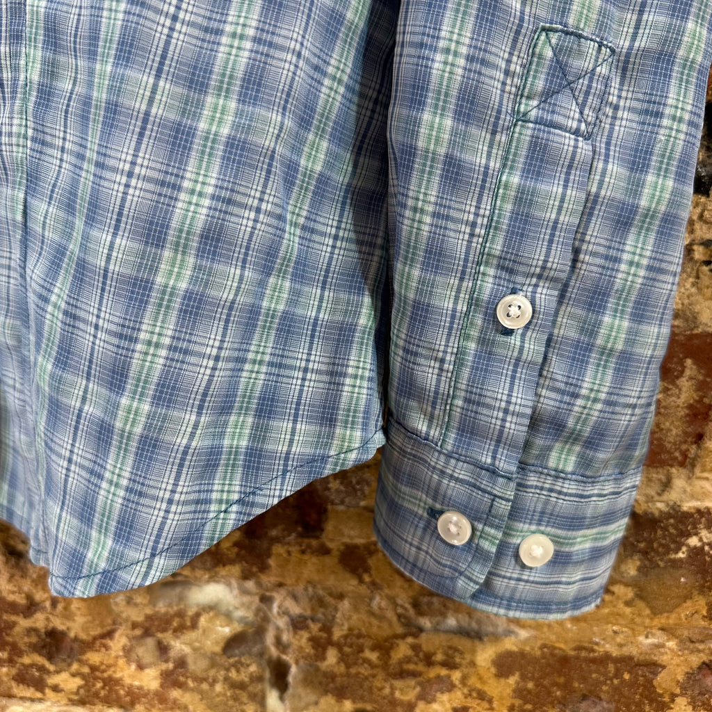 Duluth Trading Womens Medium Button Up Shirt Blue Plaid Long sleeve vented