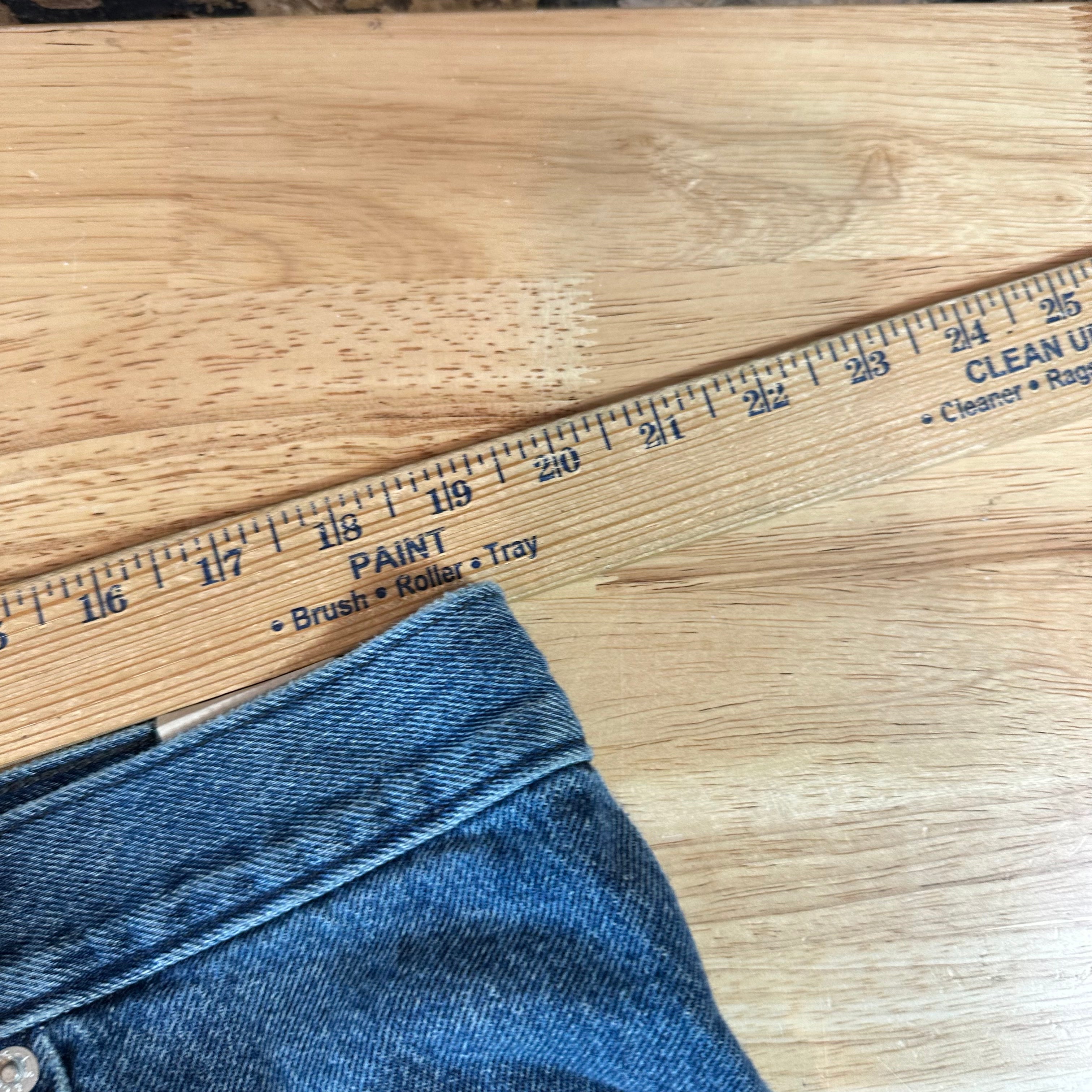 Levi's Jean Shorts Womens 34 NEW