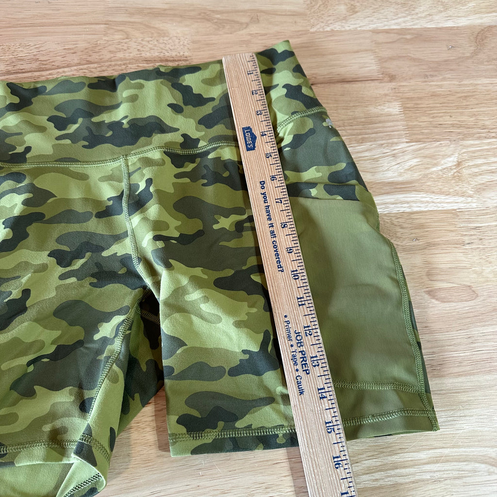 Fabletics Green Camo Powerhold Athletic Biker Shorts Womens Medium