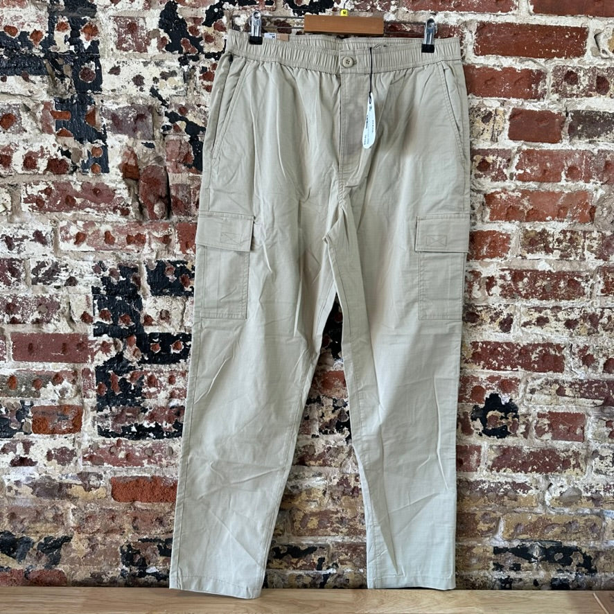 prAna Cargo Pants Mens Medium Tan Tapered Leg NEW NWT