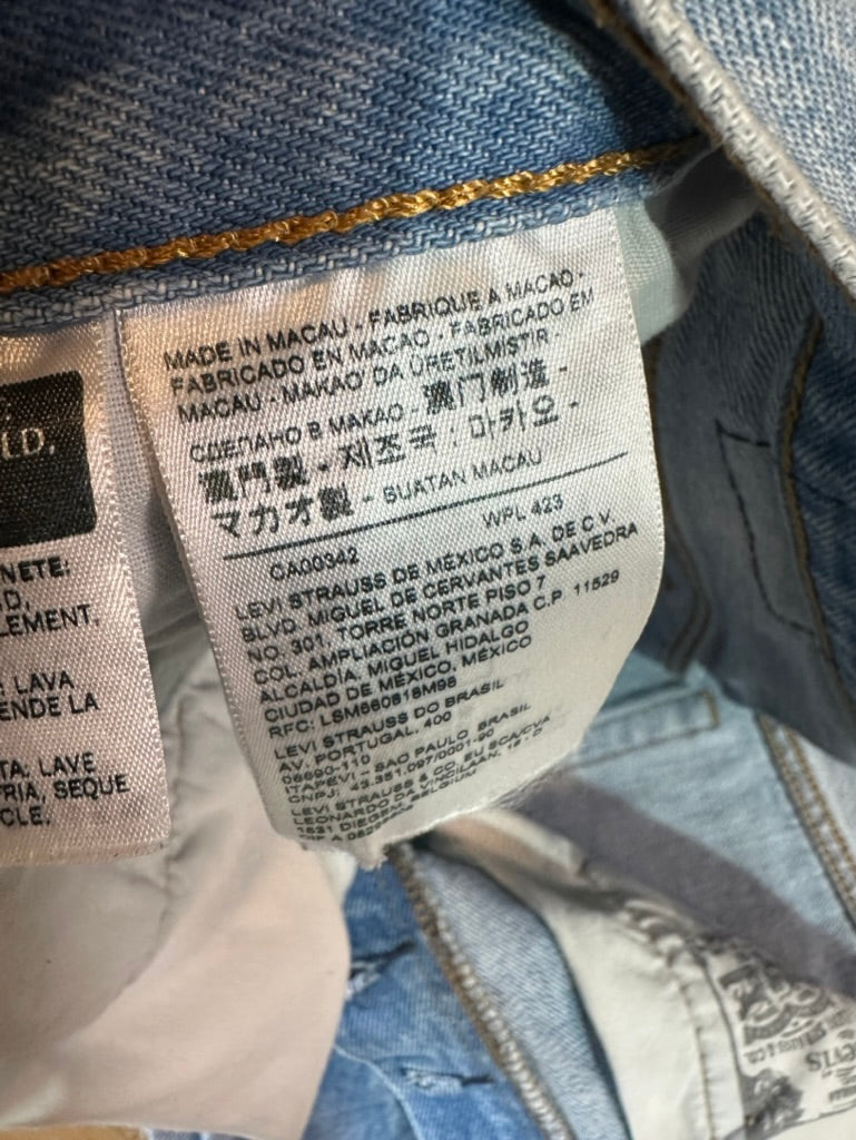 Levi's Cut Off Denim Jean Shorts Womens 32