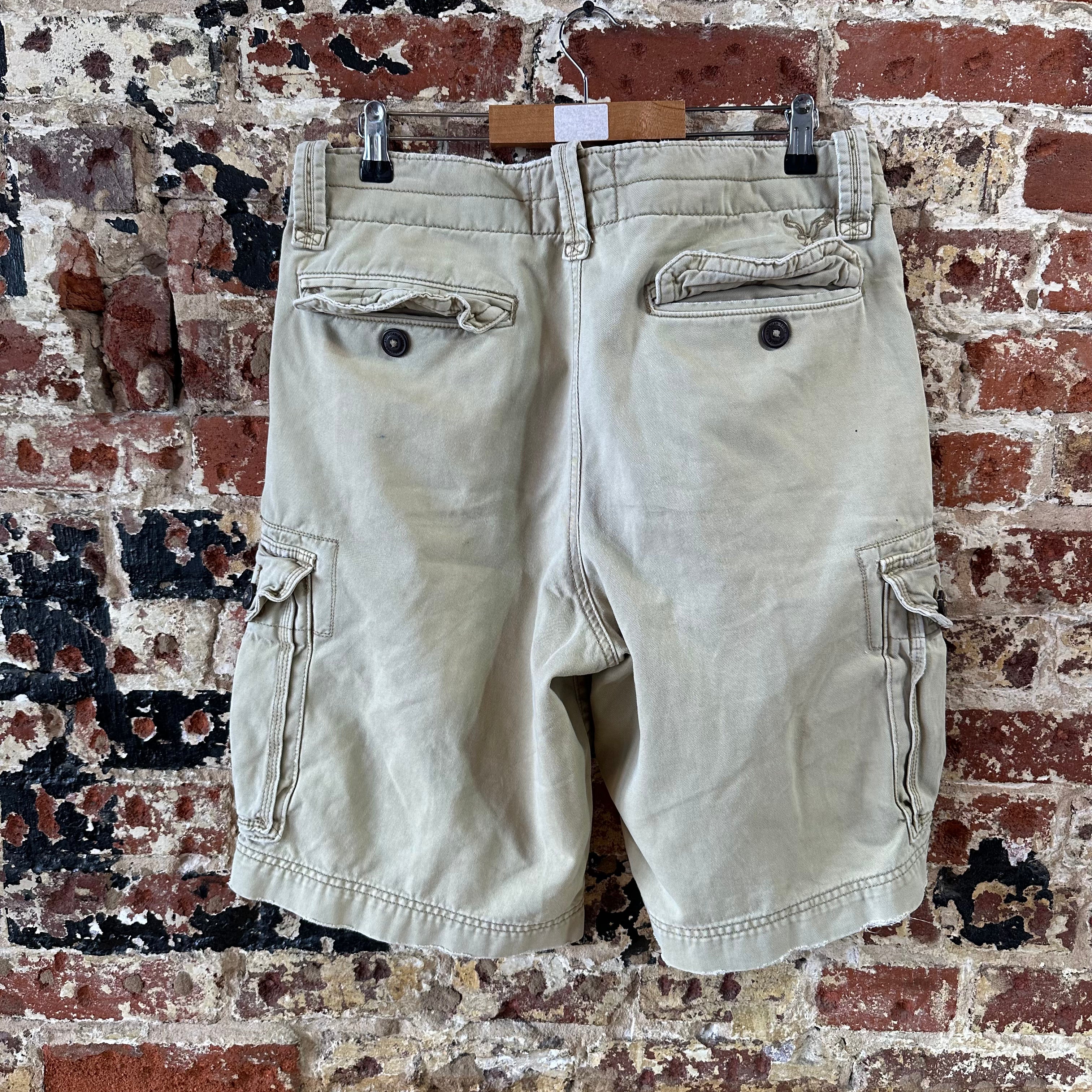 American Eagle Outfitters Classic Length Cargo Shorts Mens 32 Tan 11" inseam