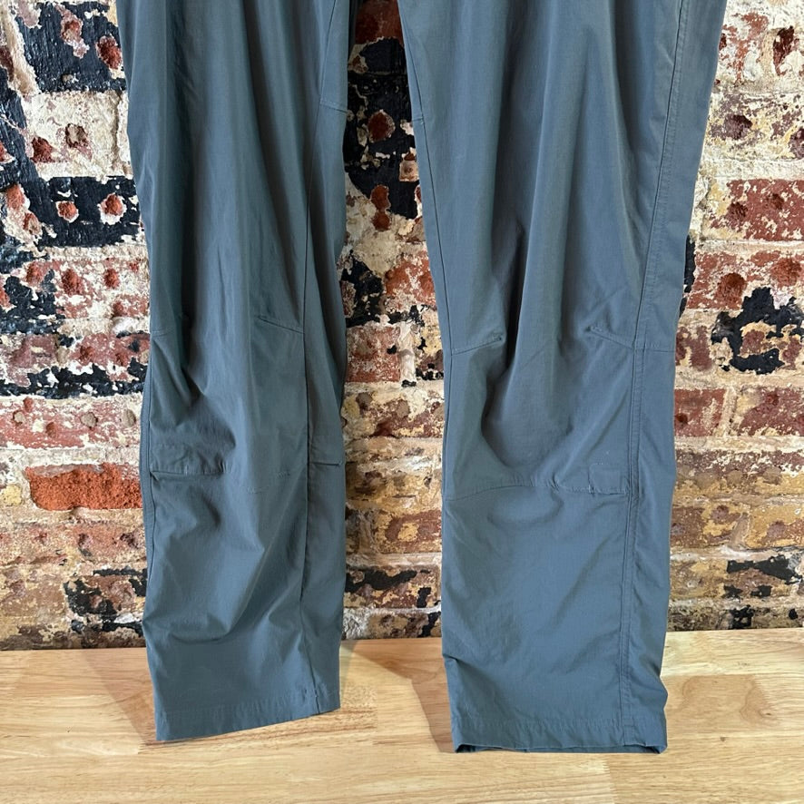 Columbia Womens 16 Gray Pants