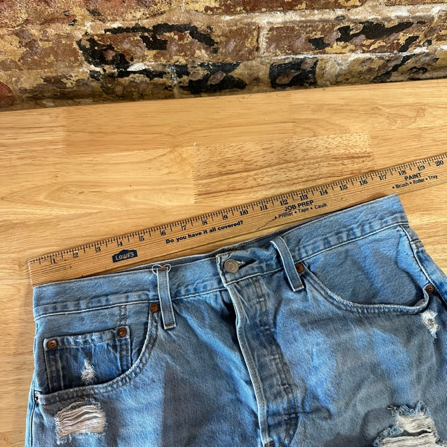 Levi's Cut Off Denim Jean Shorts Womens 32