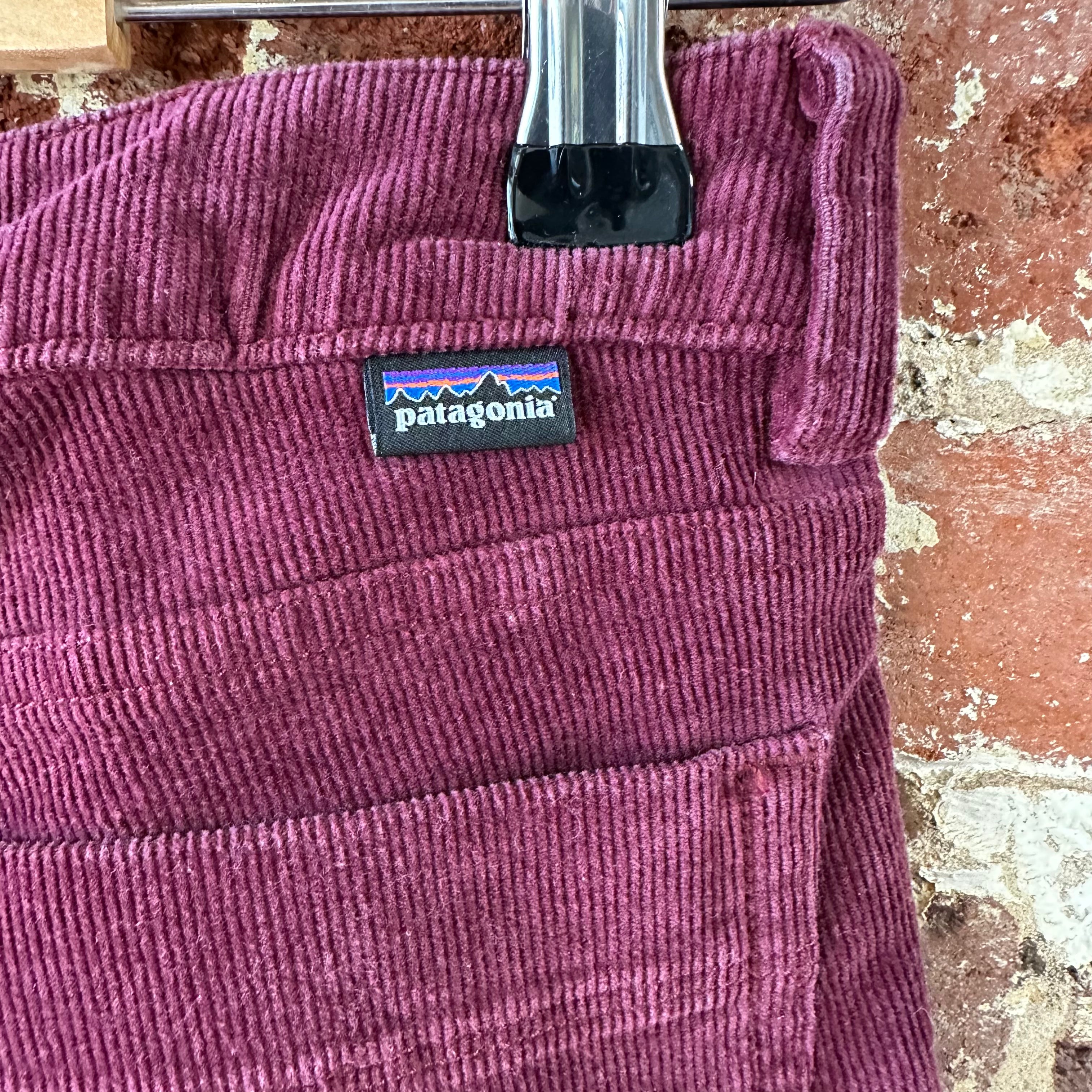 Patagonia Womens 24 Short Burgundy Corduroy Pants