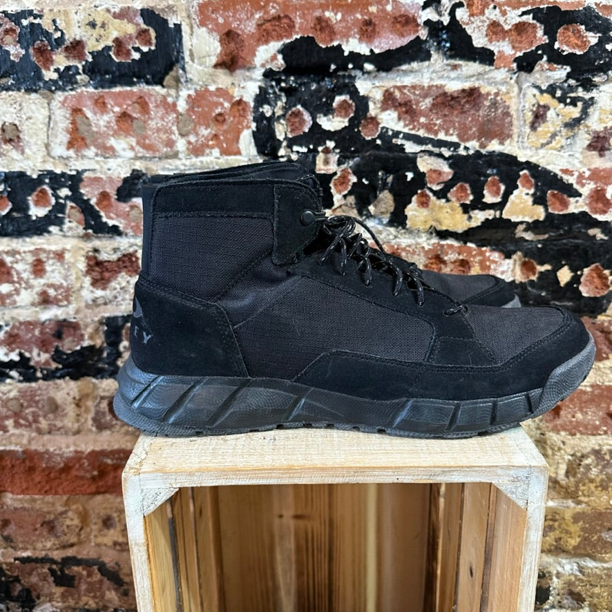 Oakley Mens 12 Black Boots