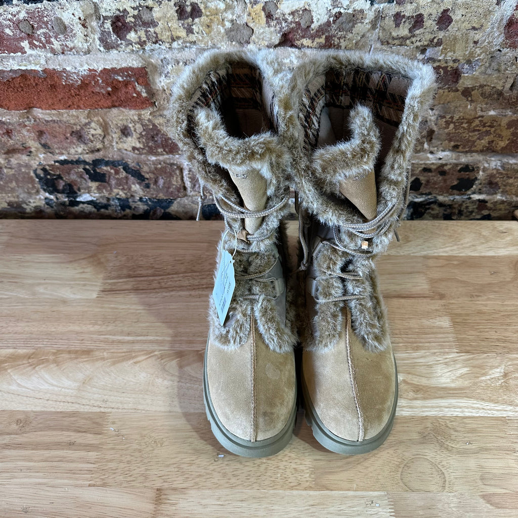Vintage Y2K Skechers Outdoor 10 Frolic Suede Winter boots Faux Fur Lined Suede