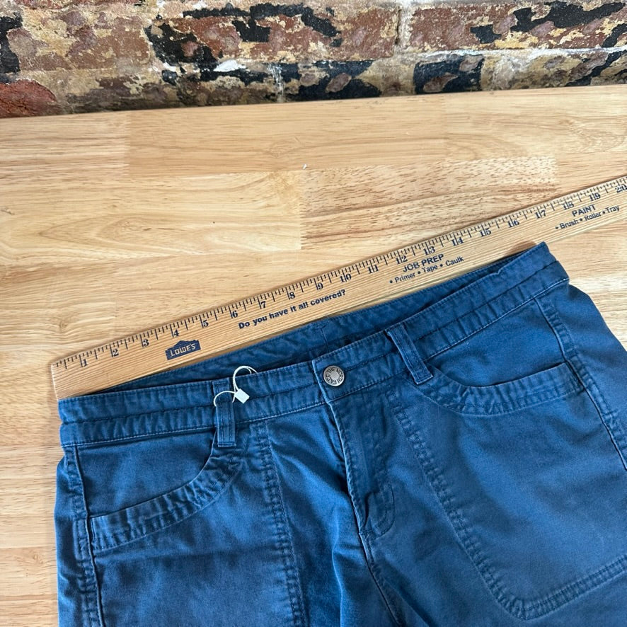 North Face Women's 6 Blue Shorts