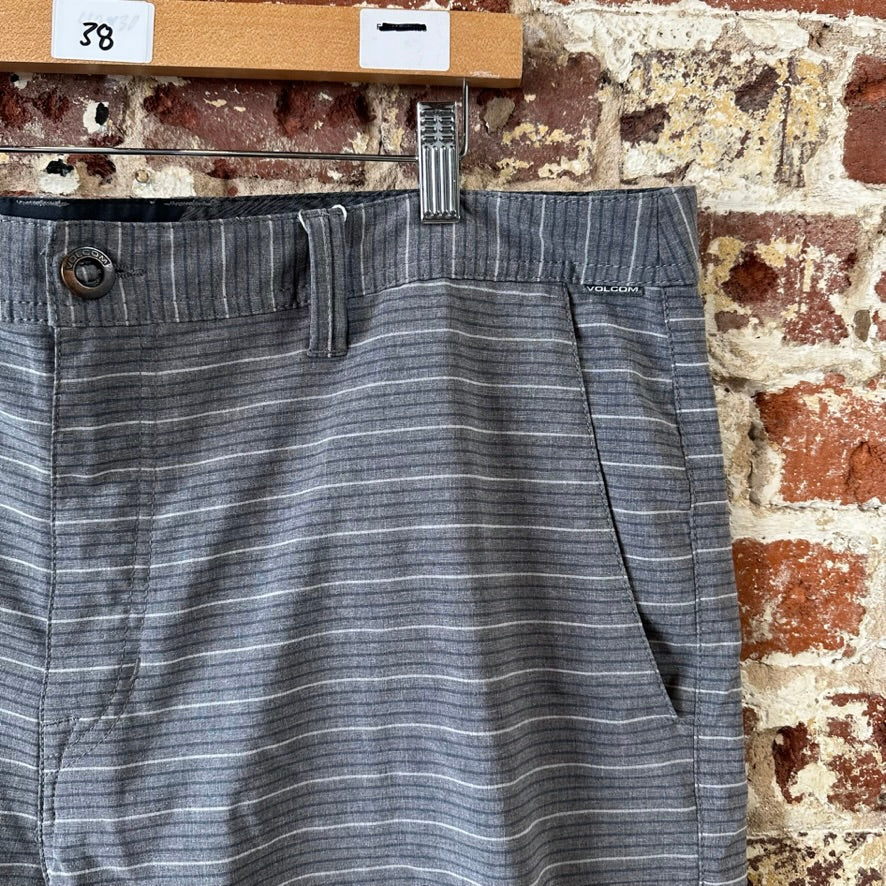 Volcom Shorts Mens 38