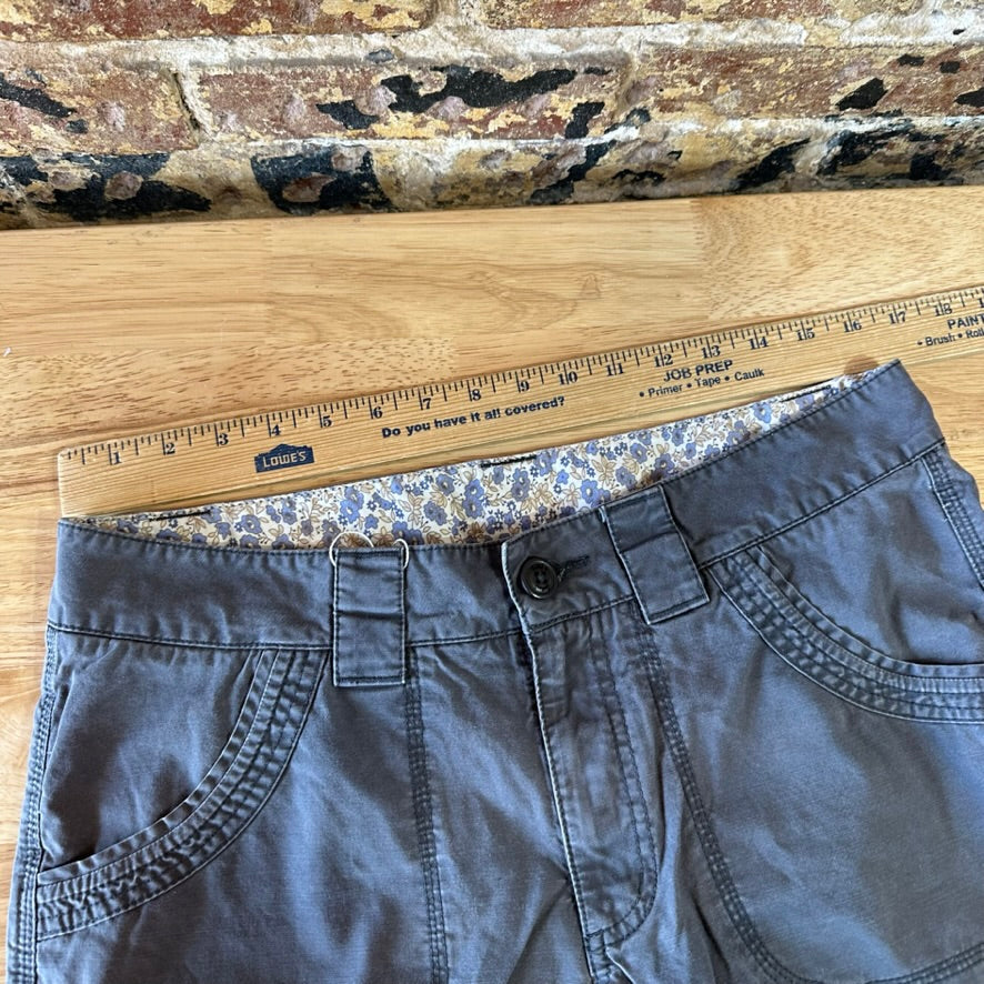 Carhartt Cargo Outdoor Canvas Shorts Womens Size 12 Gray 34x11"