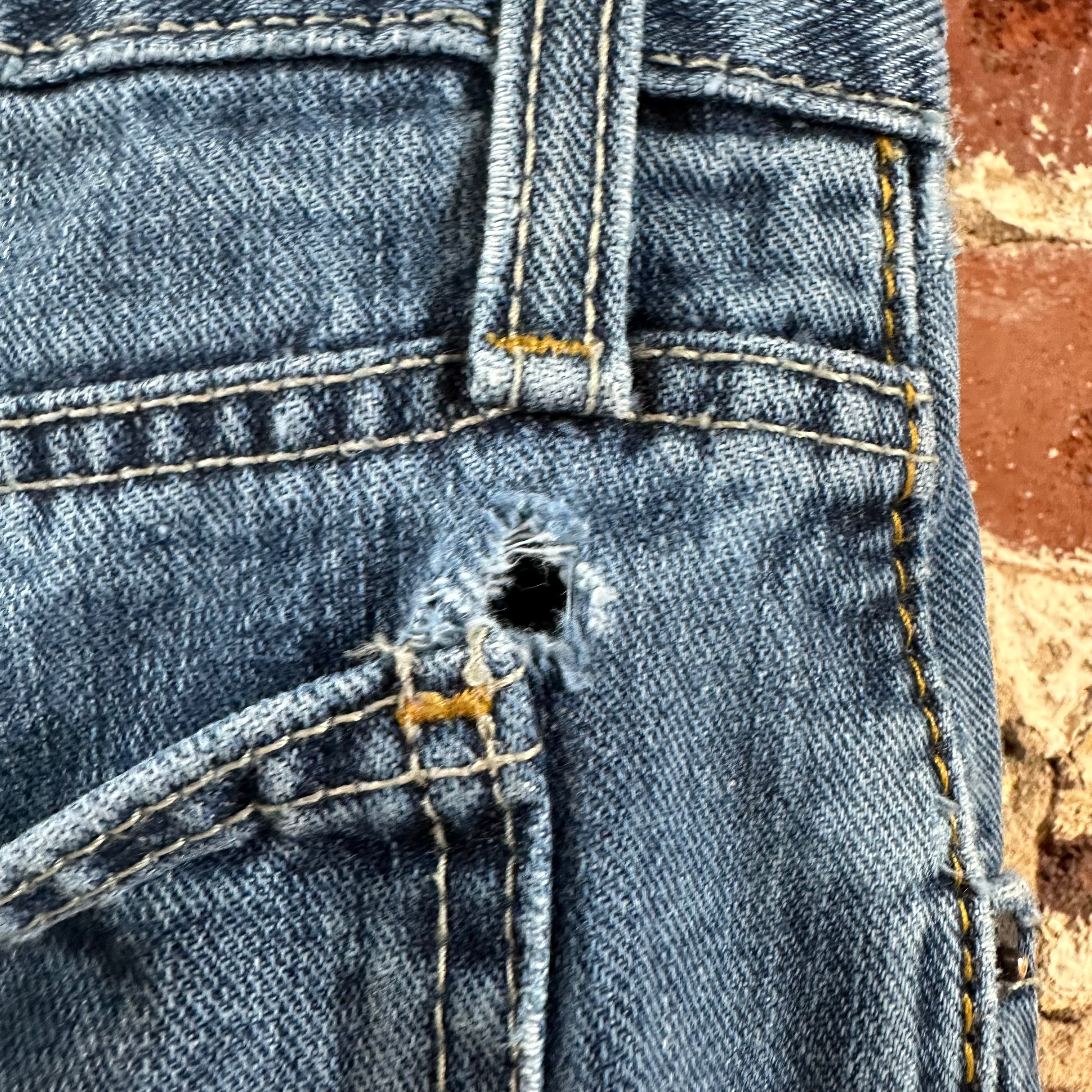 Cinch Mens 32x34 Blue Jeans *worn