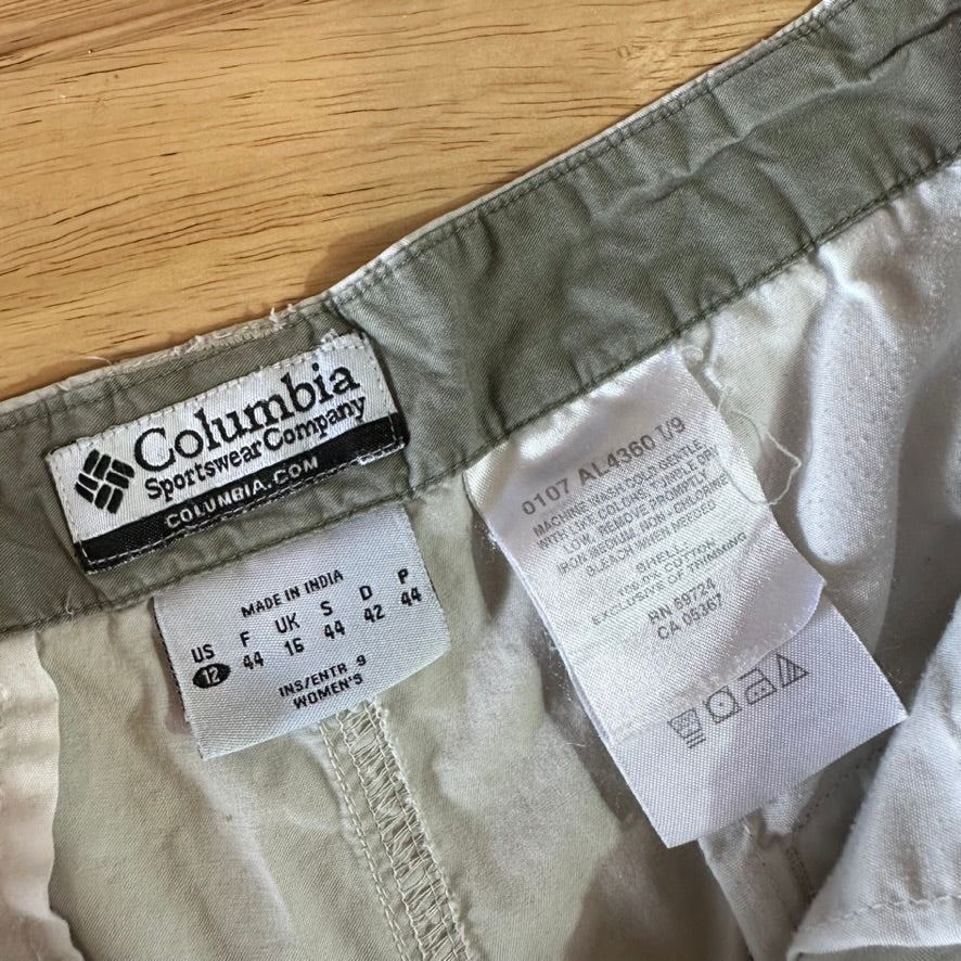 Columbia Womens 12 Tan Shorts