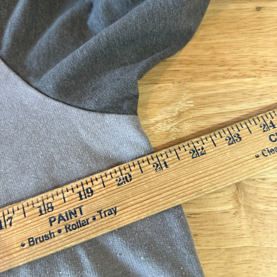 Patagonia Mens Medium Gray Mountain logo 2 toned Lightweight sweatshirt
