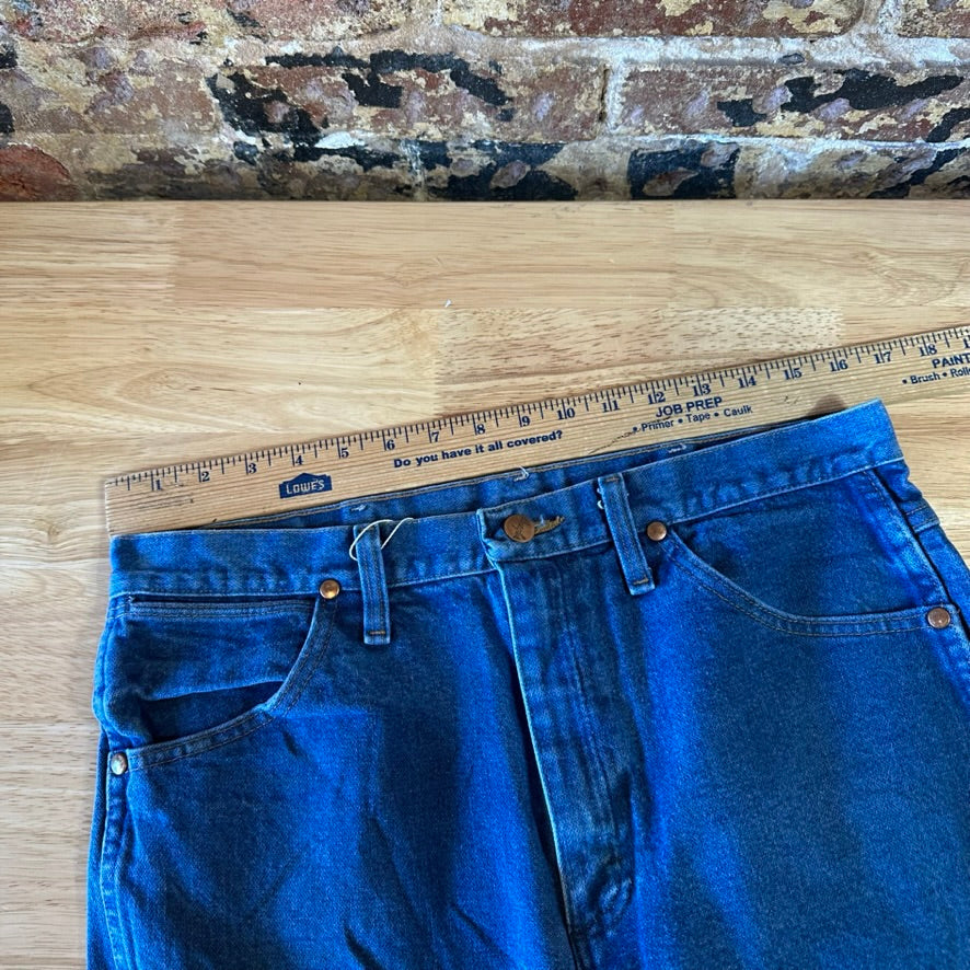 Wrangler Mens 34x31 Blue Jeans