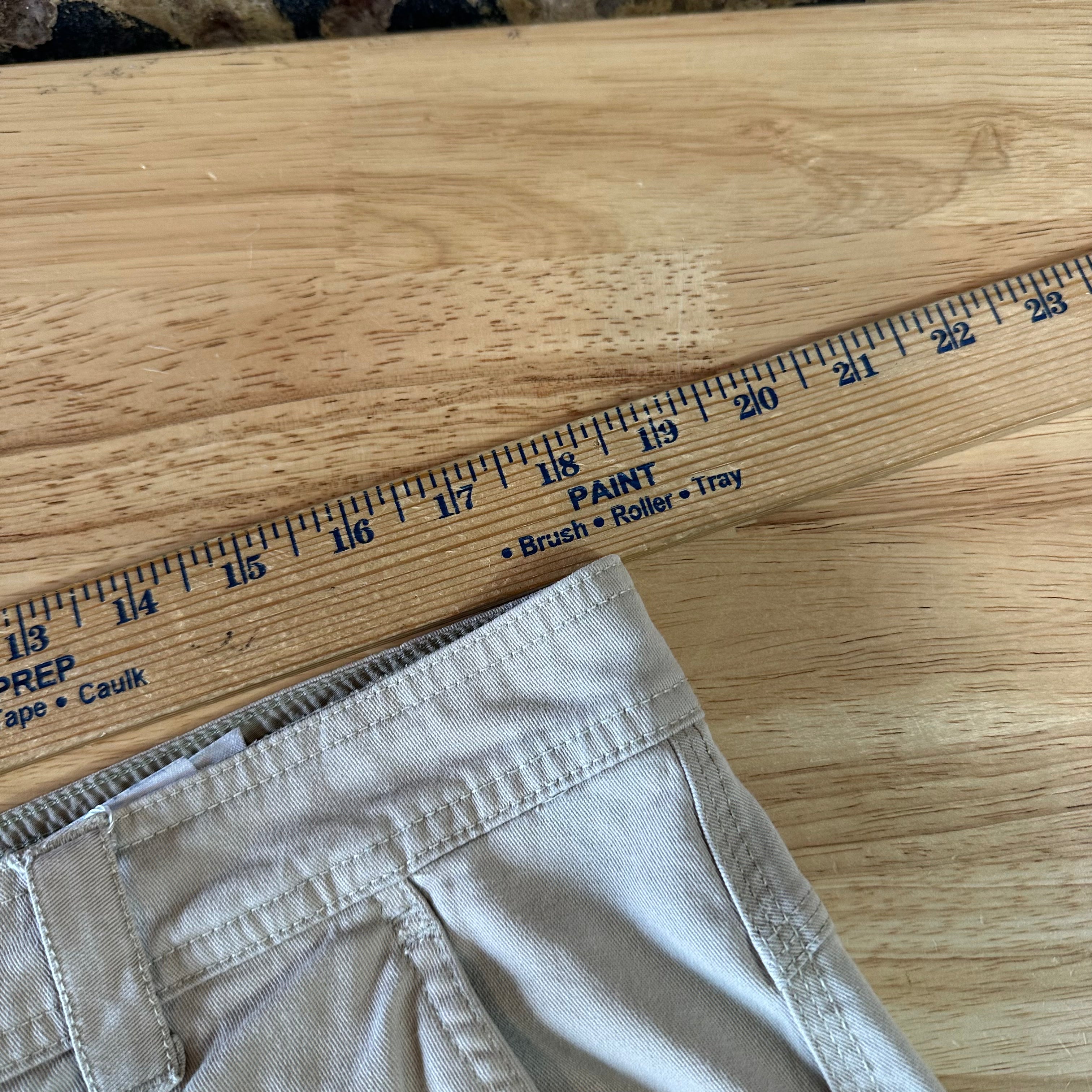 Columbia Mens 34 Tan Shorts