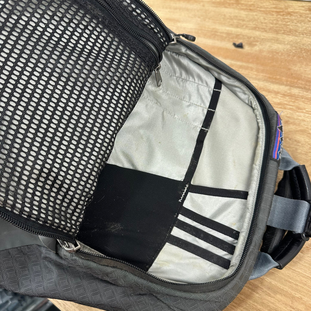 PATAGONIA gray Weathershed Sultan Rolling Duffel Travel Luggage Suitcase Bag