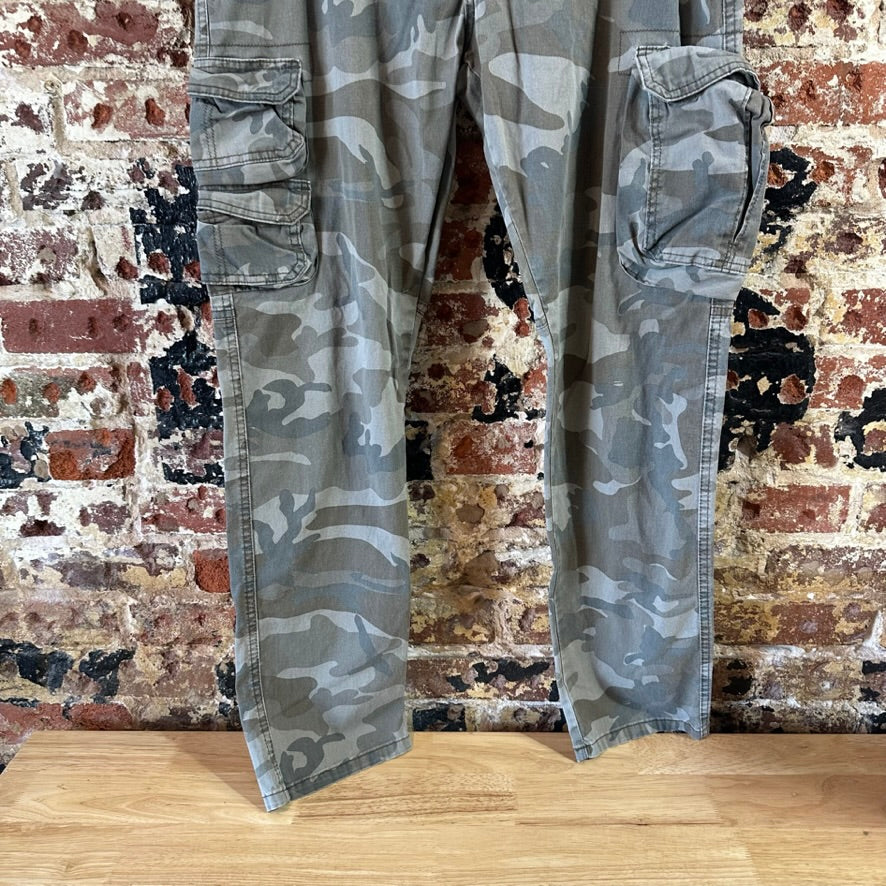 Wrangler Mens 34x32 Camo Cargo Pants