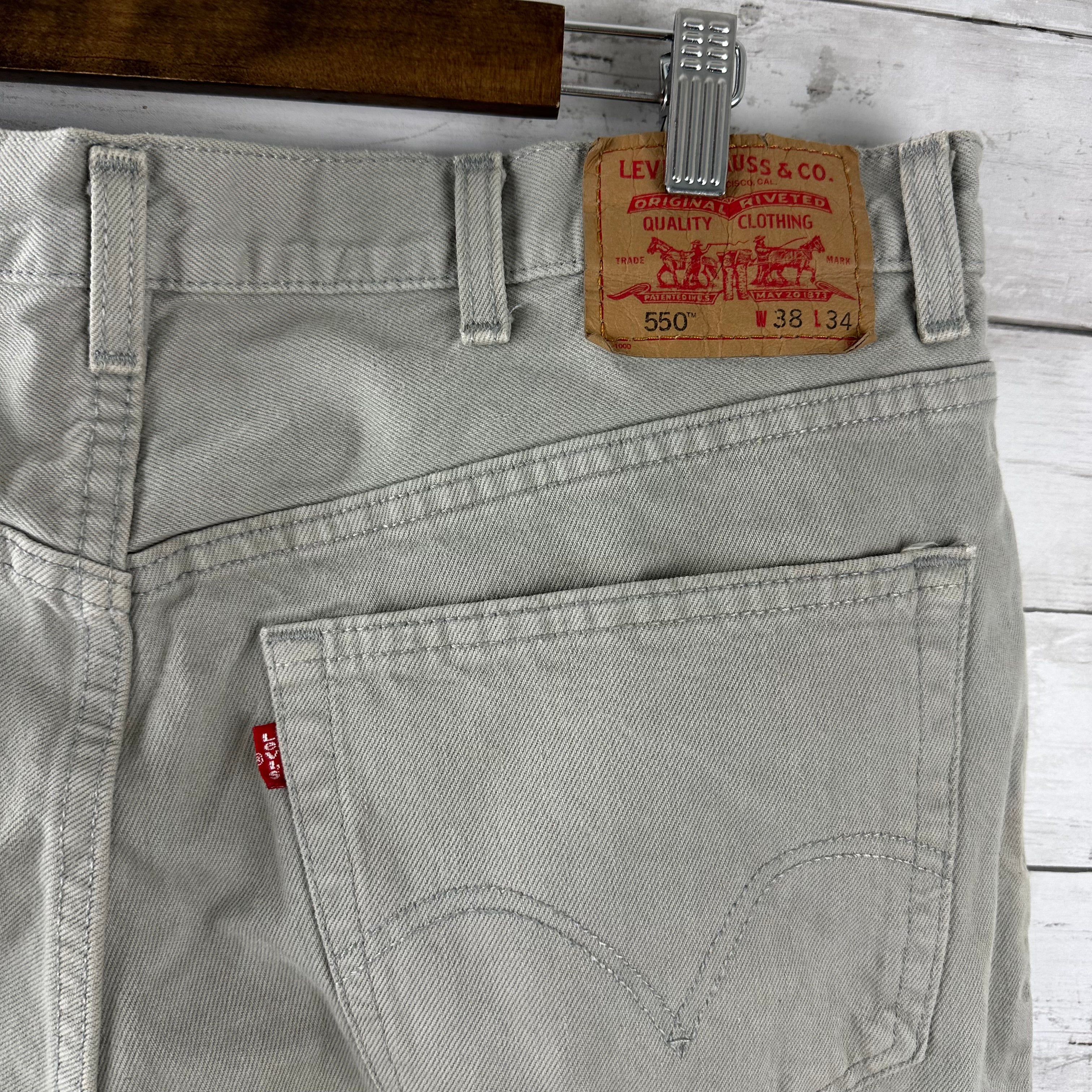 VTG Levi's 550 Jeans Mens 38x34 Gray Cotton Denim Relaxed Fit USA (36x31.5)
