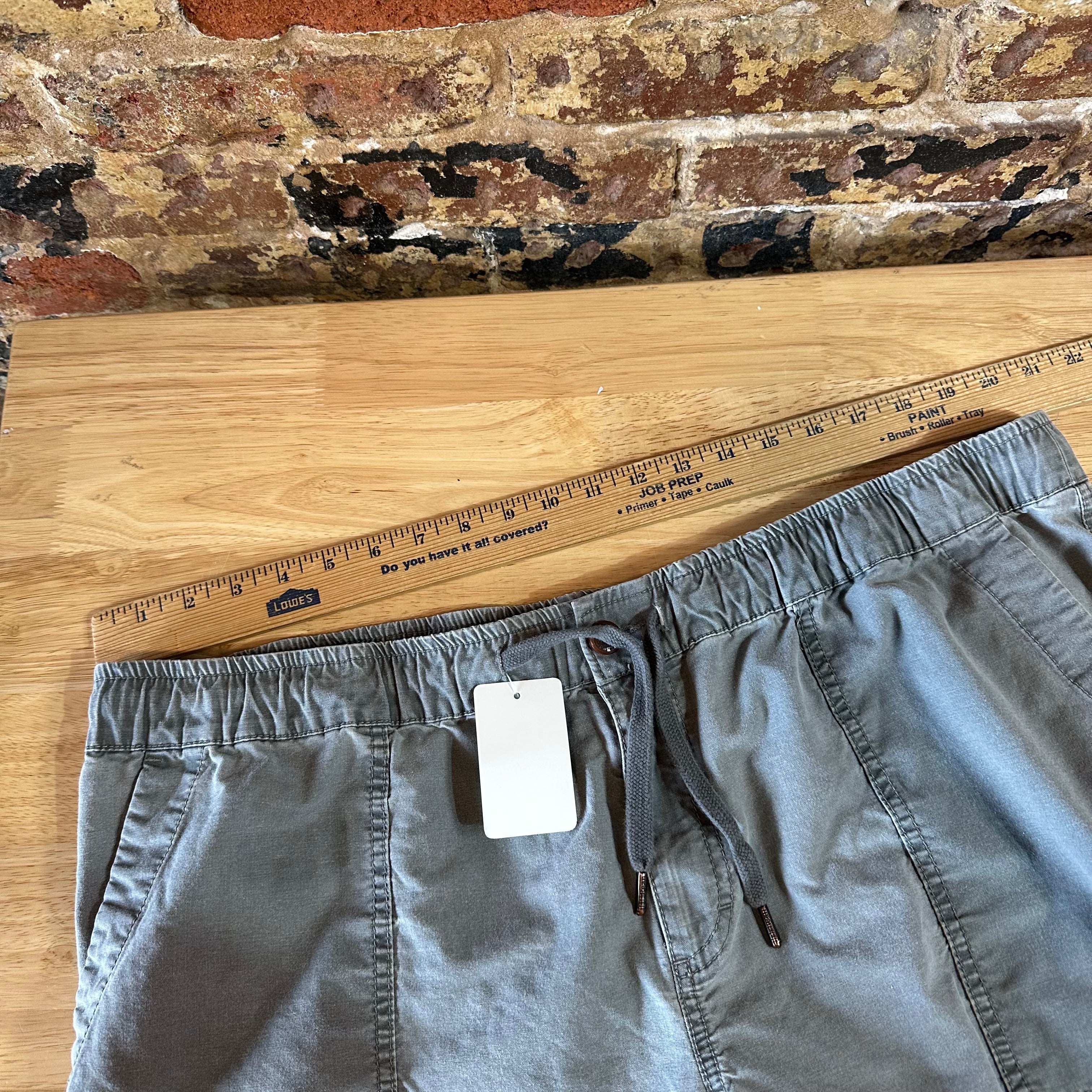 LL Bean Mens 2XL Gray Shorts