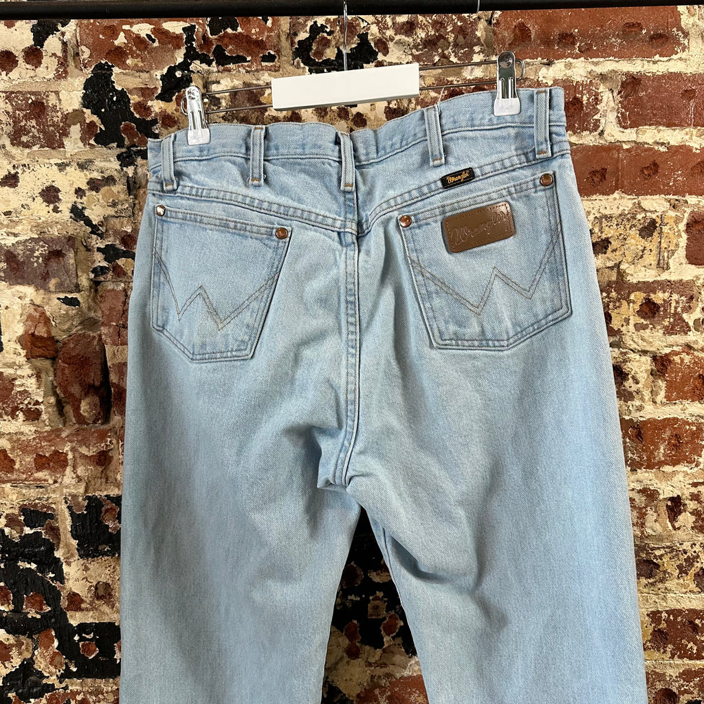 Wrangler Mens 33x32 Light Blue Jeans