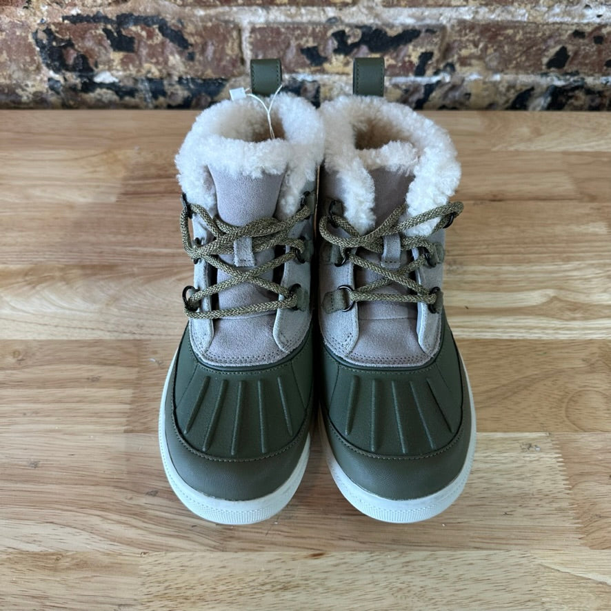 Nike Woodside Chukka 2 537345-200 Boots Womens Light Taupe Olive Faux-Fur 9.5