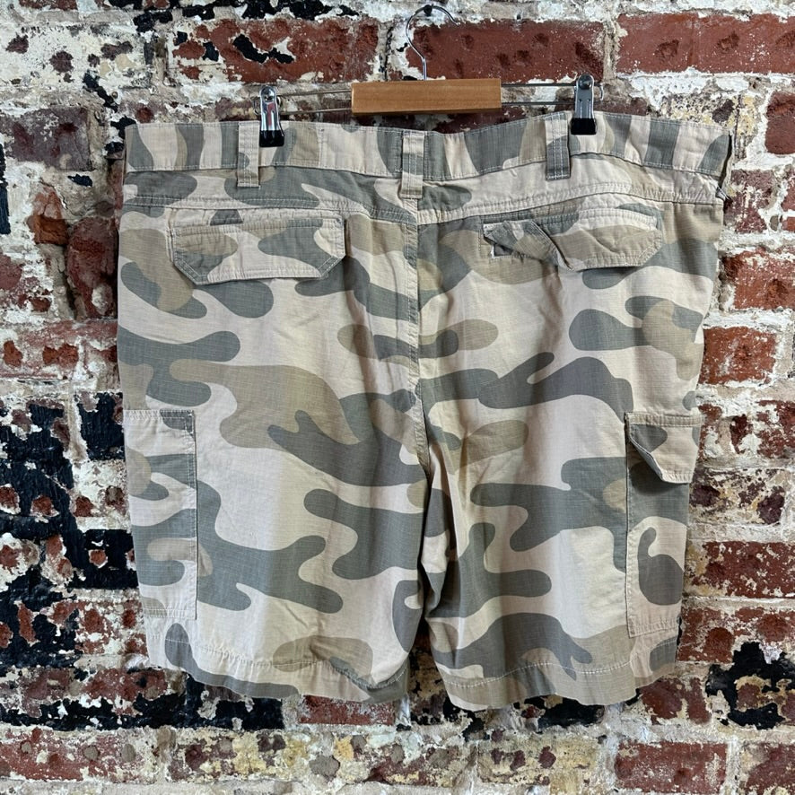 RedHead Mens 46 Cargo Camo Shorts
