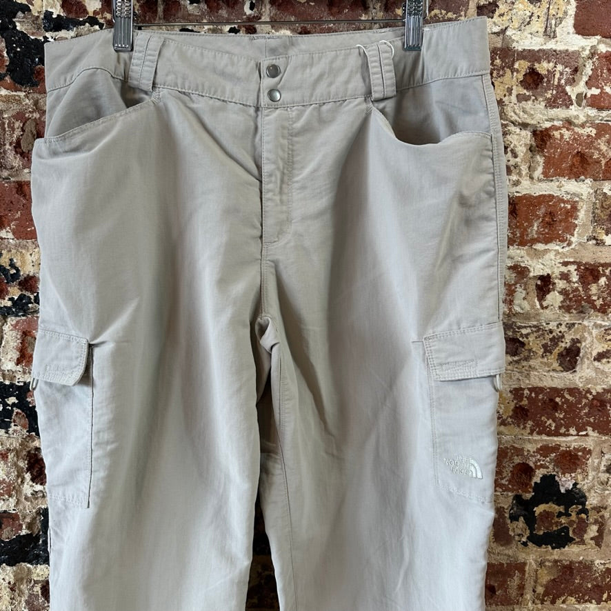North Face Womens 16 Tan Capris