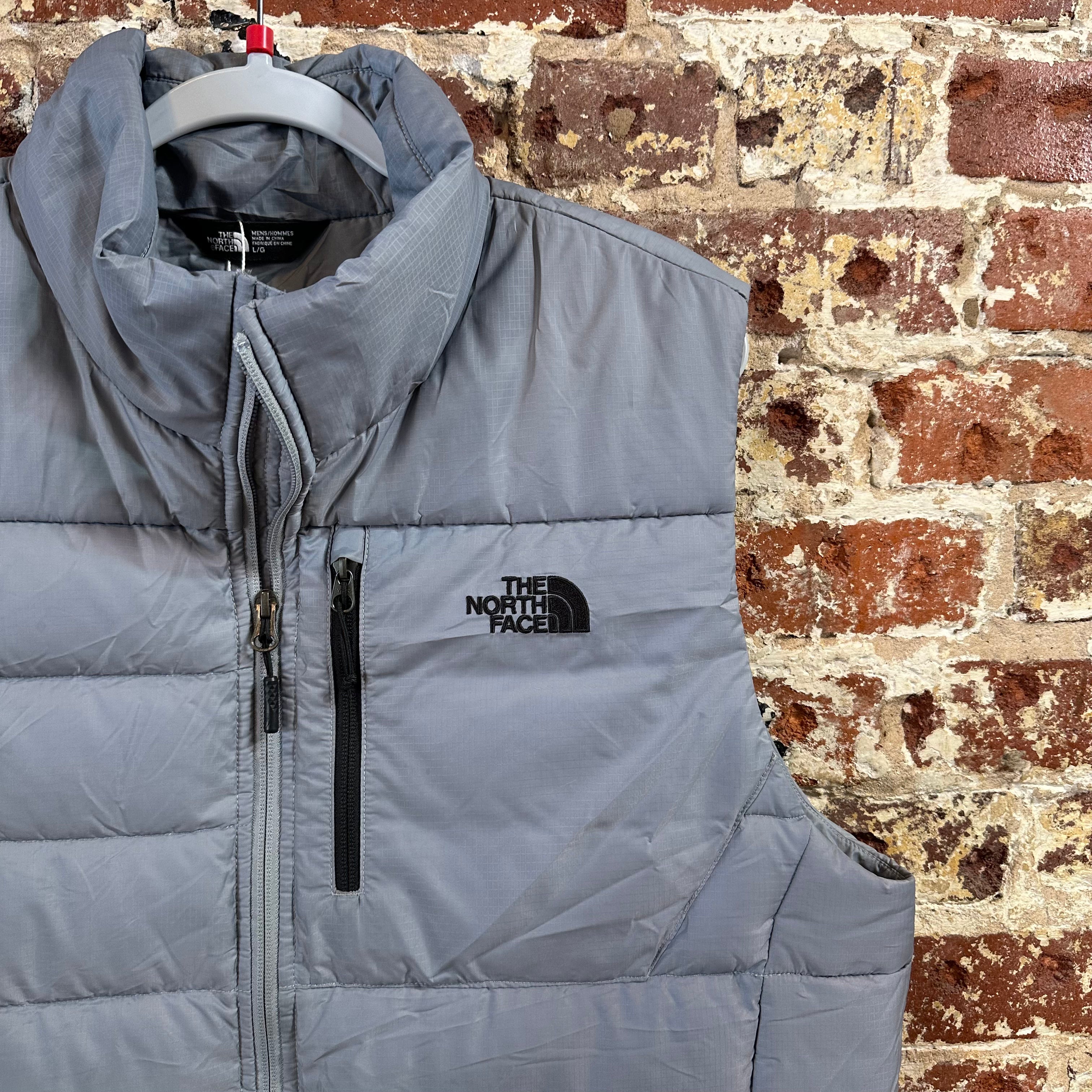 North Face 550 Men's Large Gray Vest
