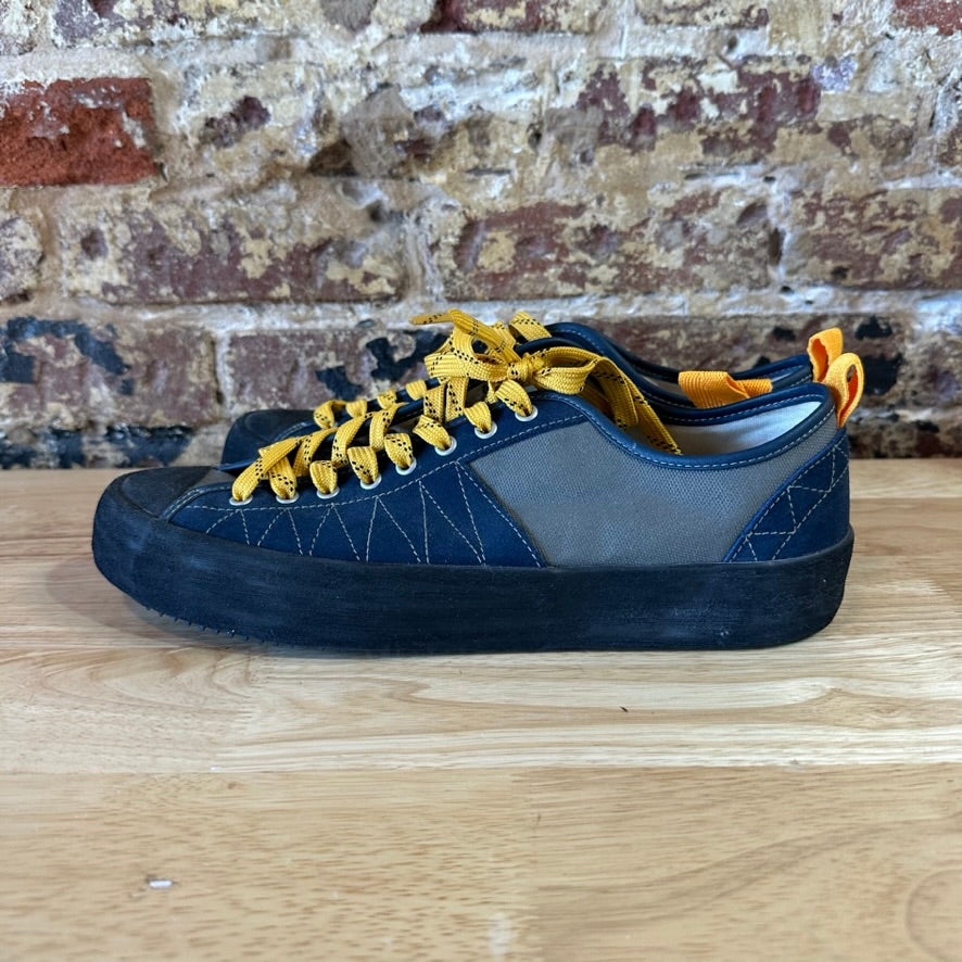 Fronteer Mens 11 Blue Shoes