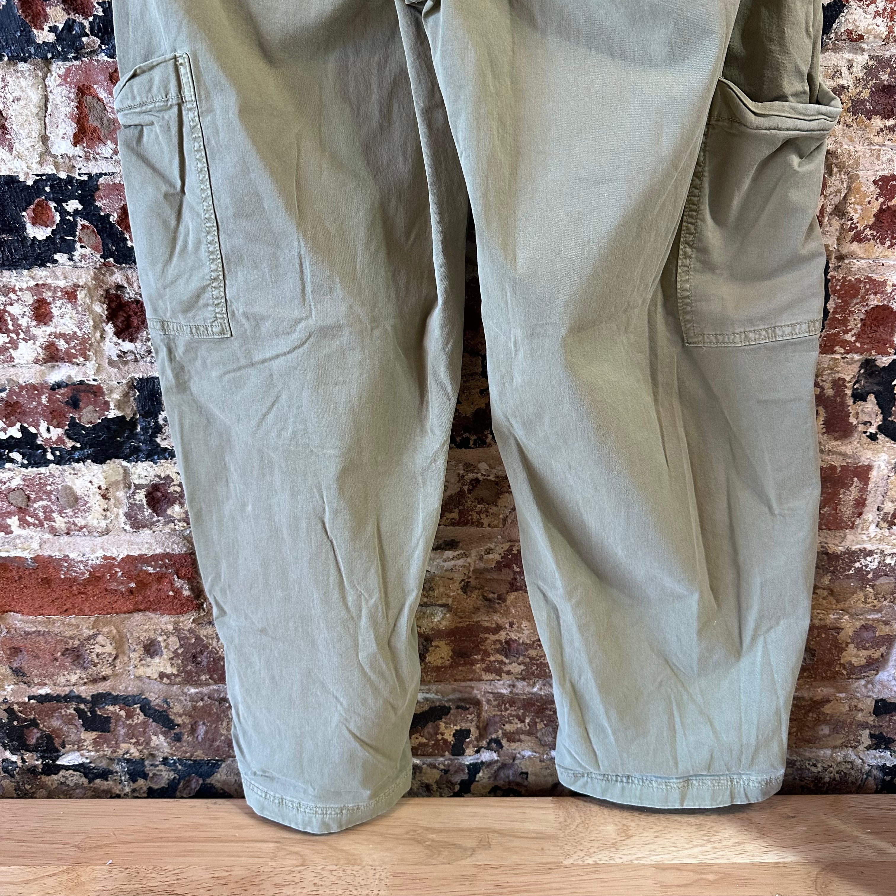 American Eagle Barrel Pants Womens 4