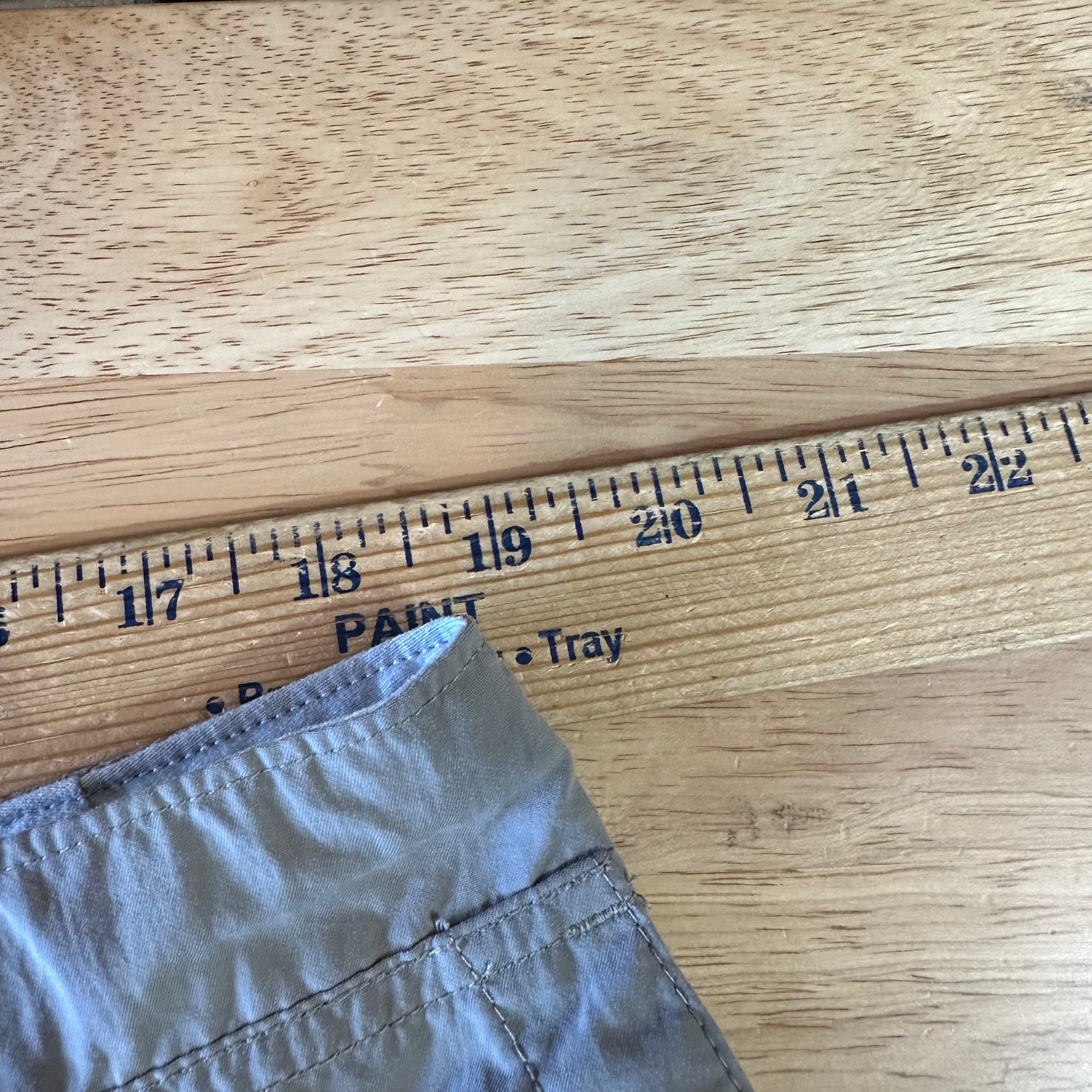 Mountain Khakis Mens XL Tan Shorts