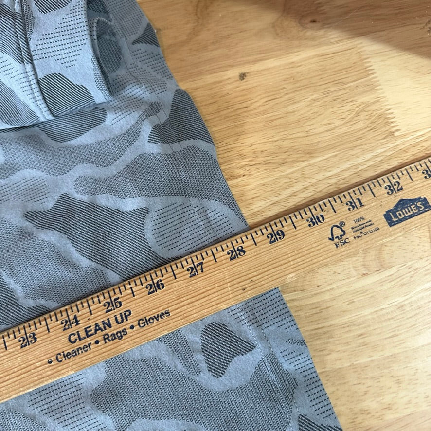 Under Armour Men's 2XL 1/4 Camo Shirt