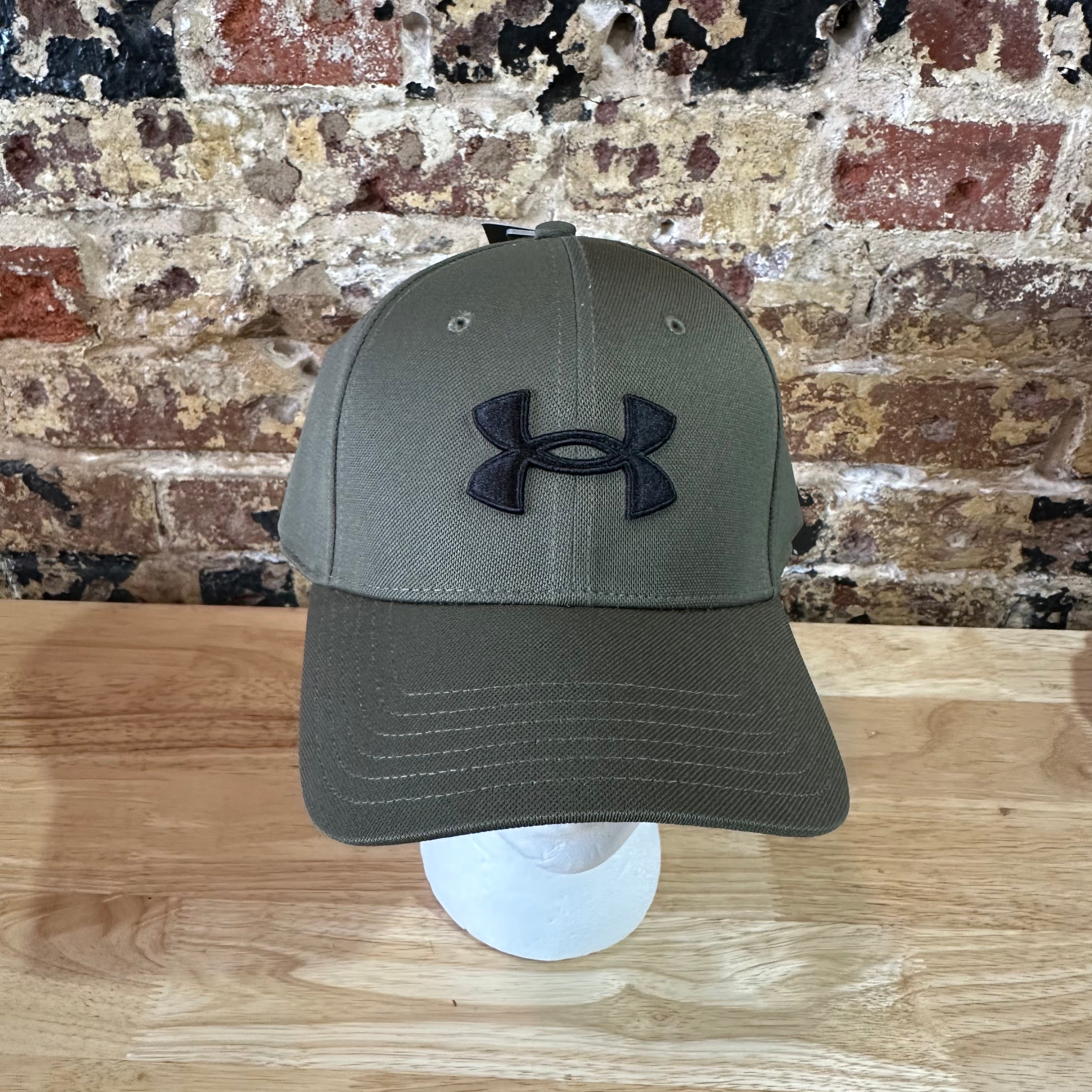 Under Armour UA Men's Green w/black logo Classic Fit L/XL Cap Hat NWT