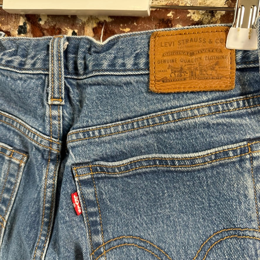 Levi's Womens 29x27 Distressed Jeans