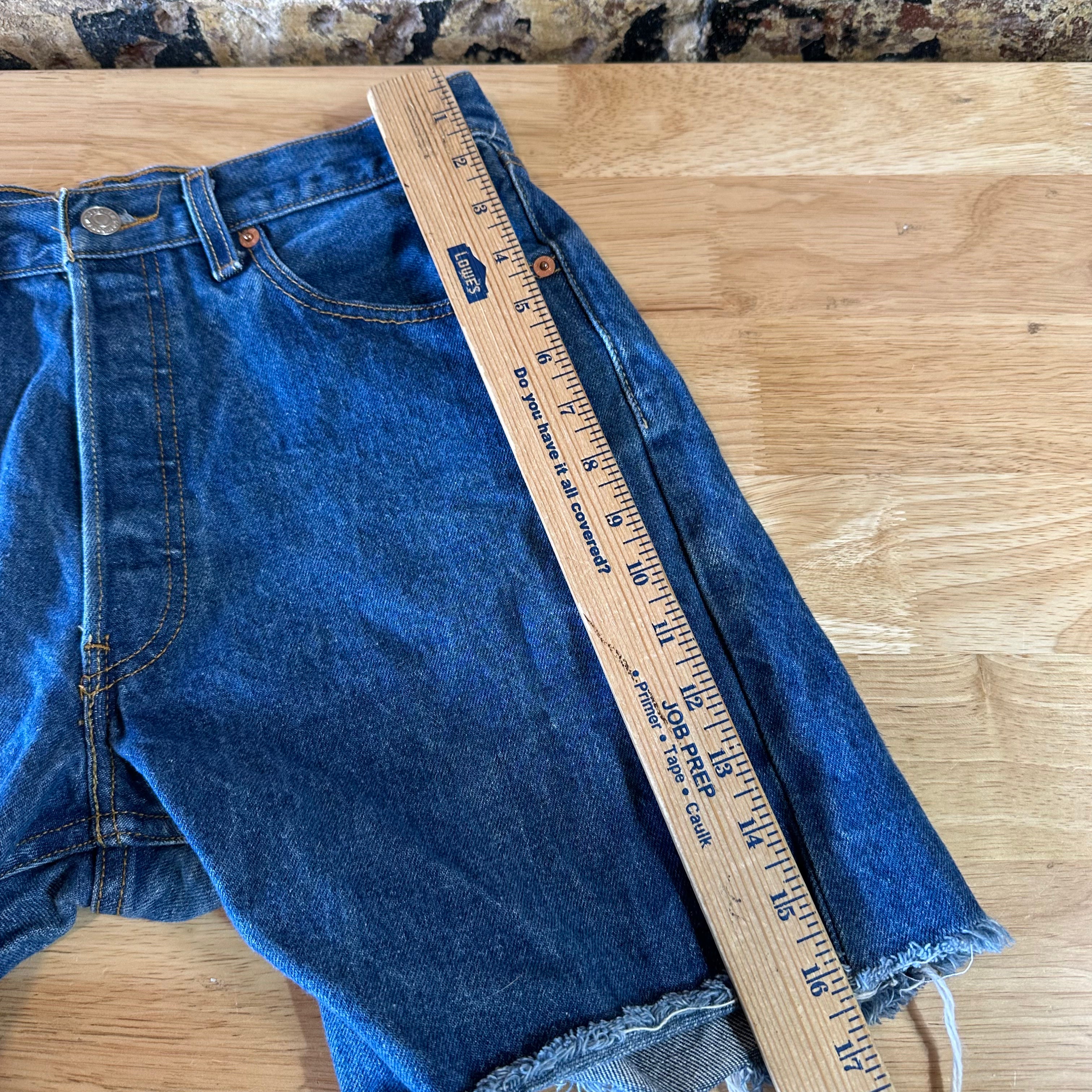 Levi's 501 Cut Off Denim Blue Jean Shorts Womens 32 - 30x7" inseam